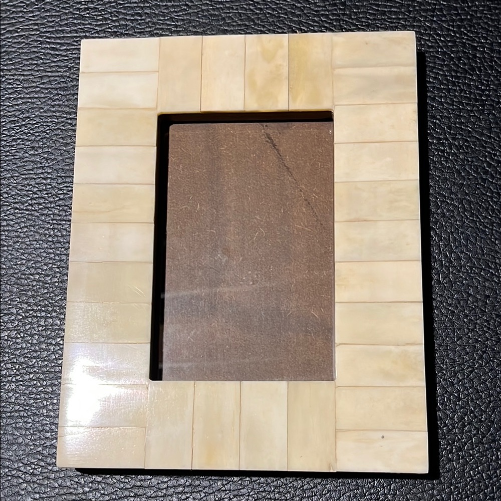 Elegant Cream Photo Frame
